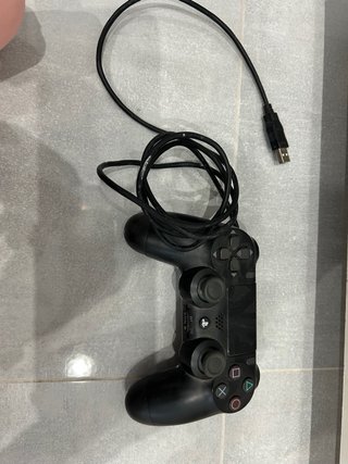 PS4 (PlayStation 4) Nera + 4 Giochi