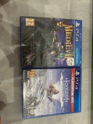 PS4 (PlayStation 4) Nera + 4 Giochi