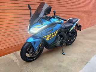 CF Moto 650GT Azul con Maletas Laterales