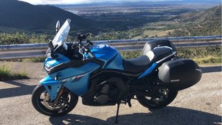 CF Moto 650GT Azul con Maletas Laterales