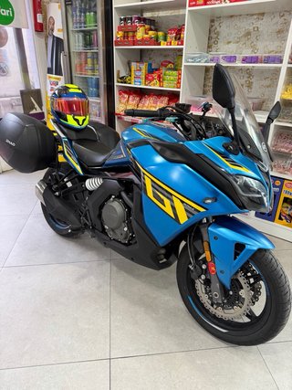 CF Moto 650GT Azul con Maletas Laterales
