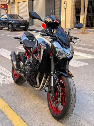 Kawasaki Z900 Full