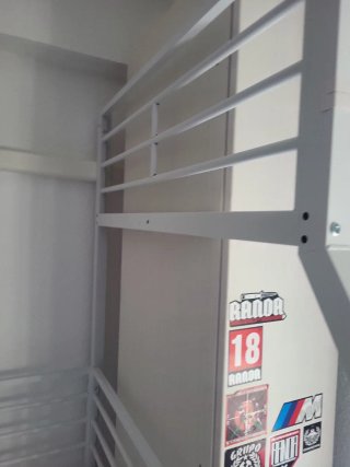 Litera metálica