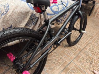 Bicicleta BMX Monster Negra