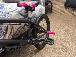 Bicicleta BMX Monster Negra
