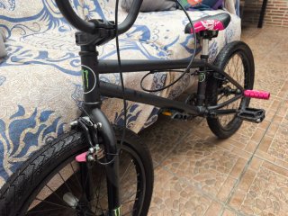 Bicicleta BMX Monster Negra