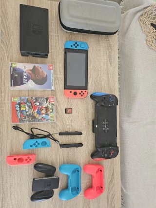 Accesorios Nintendo Switch Azul y Rojo