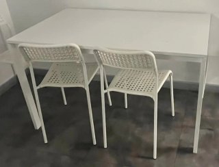 Mesa de cocina sin sillas
