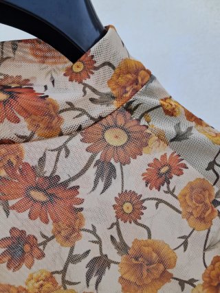 Camiseta Vintage Floral Manga Larga