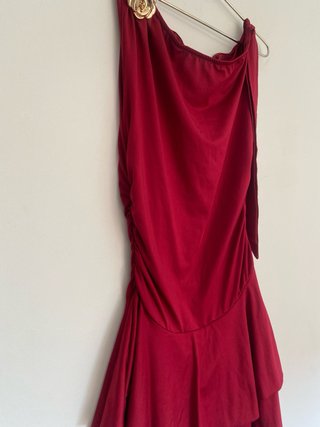 Vestido  Rojo con Flor Dorada