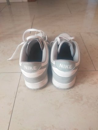 Zapatillas Nike Dunk Gris y Blanco