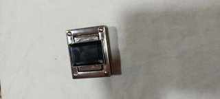 Broche para bolso con piedra azulada grisáceo