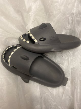 Sandalias Tiburón Grises Talla 40-41