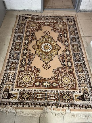 Tappeto grande beige e marrone