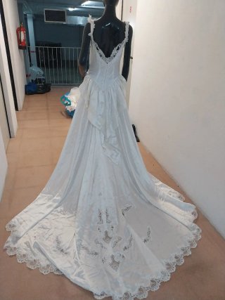 Vestido de Novia Blanco con Cola