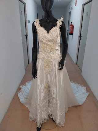 Vestido de Novia Blanco con Cola