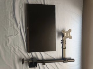 Monitor LG con brazo ajustable