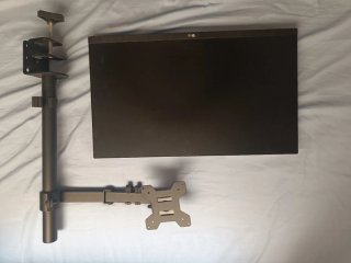 Monitor LG con brazo ajustable