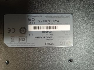 Monitor LG con brazo ajustable