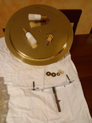 Lampadario in vetro e metallo dorato