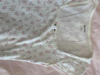 Top Hollister flores blanco XS