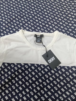 Vestido DKNY con estampado de logo