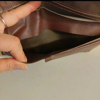 Cartera grande de cuero