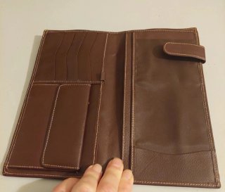 Cartera grande de cuero