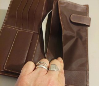 Cartera grande de cuero