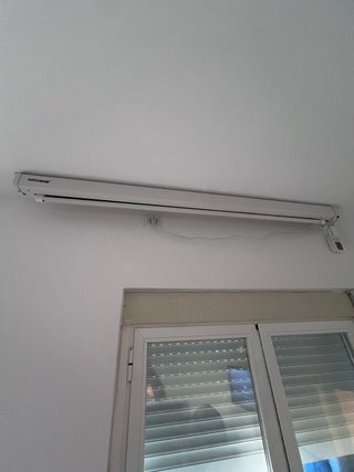 Pantalla Proyeccion 60 pul. Motorizada LUSSCREEN
