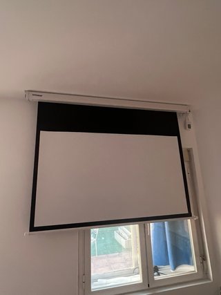 Pantalla Proyeccion 60 pul. Motorizada LUSSCREEN