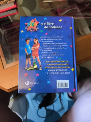 Kika Superbruja y el libro de hechizos