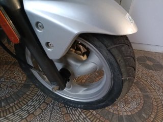 Vespa Scooter Plata y Negro