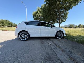 SEAT Leon Cupra R