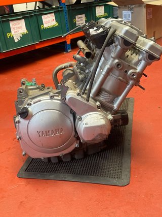 Motor Yamaha YZF 600 Thundercat 2000
