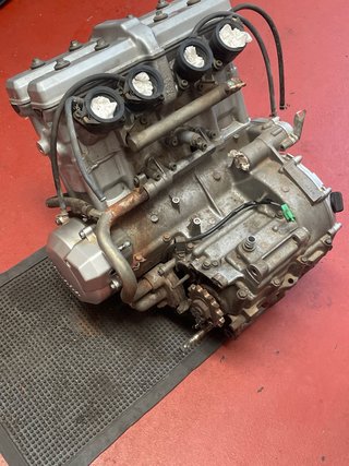 Motor Yamaha YZF 600 Thundercat 2000