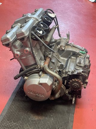 Motor Yamaha YZF 600 Thundercat 2000