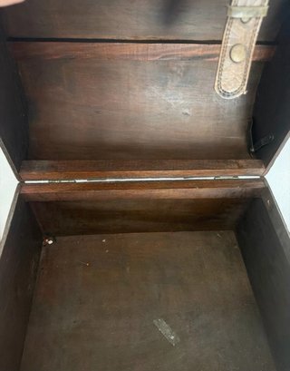 Portagioie antico in legno con pelle