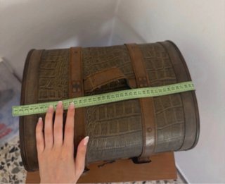 Portagioie antico in legno con pelle