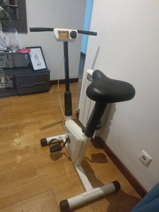Bicicleta Estática Cups Fitness