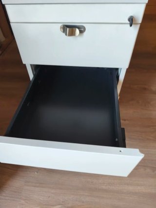 Mesa oficina con cajonera y llave