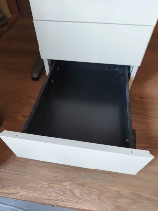 Mesa oficina con cajonera y llave