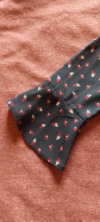 Camisa estampada abanicos
