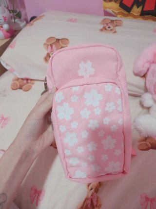 Mochilita nintendo Switch floral flores de sakura