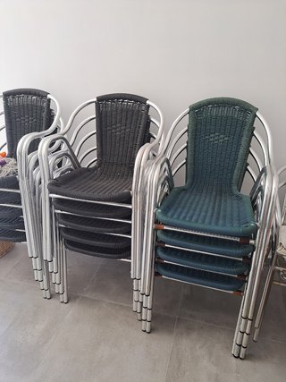 Sillas de aluminio y mimbre apilables