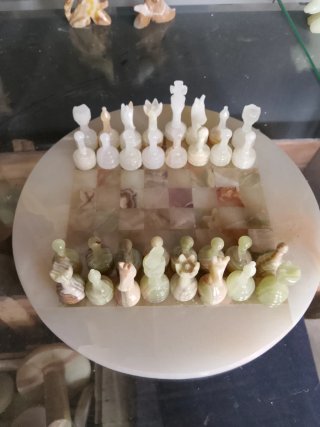 Figuras de ajedrez hechas a mano