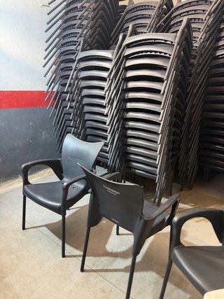 Sillas de terraza apilables (12€/unidad)