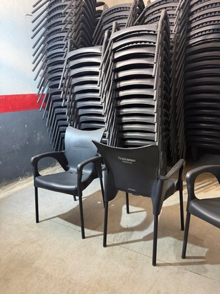 Sillas de terraza apilables (12€/unidad)