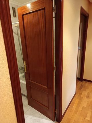 Puerta Sapelly en muy buen estado