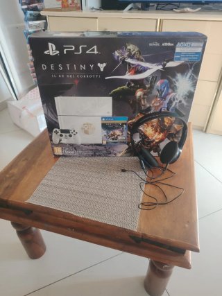 PS4 Destiny Edizione Limitata + 2 pad + cuffie